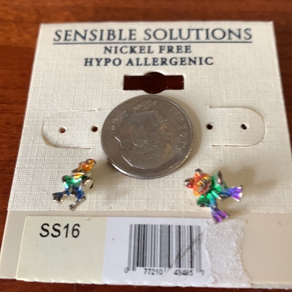 NWT!! Rainbow Frog Post Earrings - Picture 4 of 5